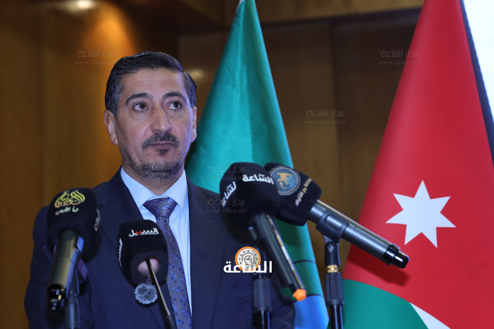 Madar Al-Saa Images 0.44889894412426223