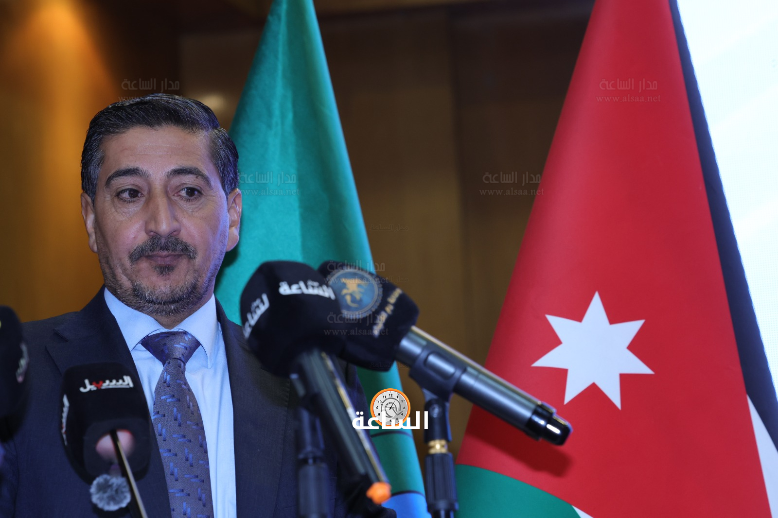 Madar Al-Saa Images 0.807947364374982