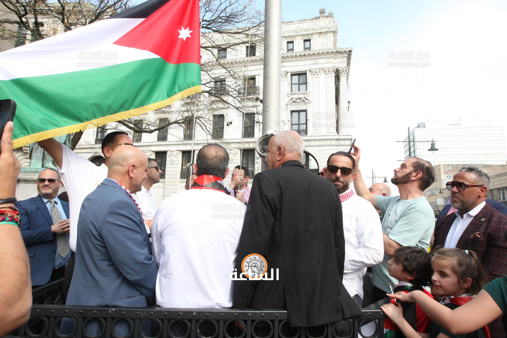 Madar Al-Saa Images 0.9838781679088922