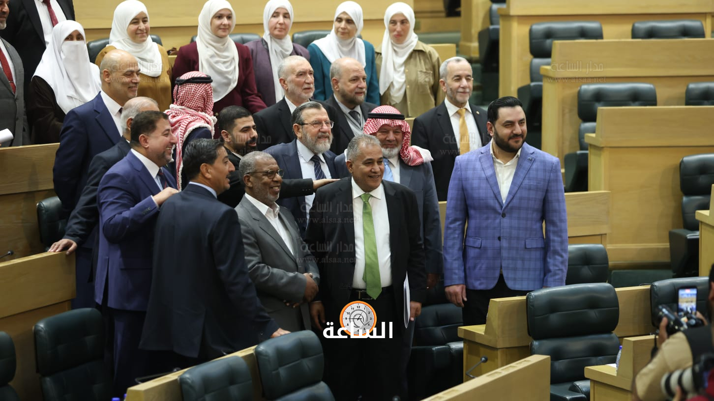 Madar Al-Saa Images 0.024669236823744556