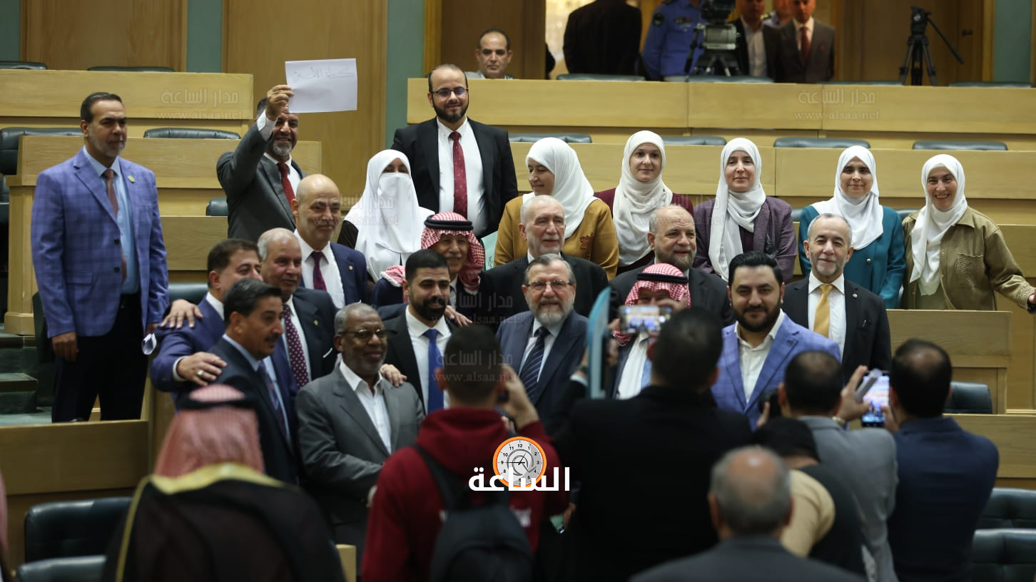 Madar Al-Saa Images 0.41640942001924564