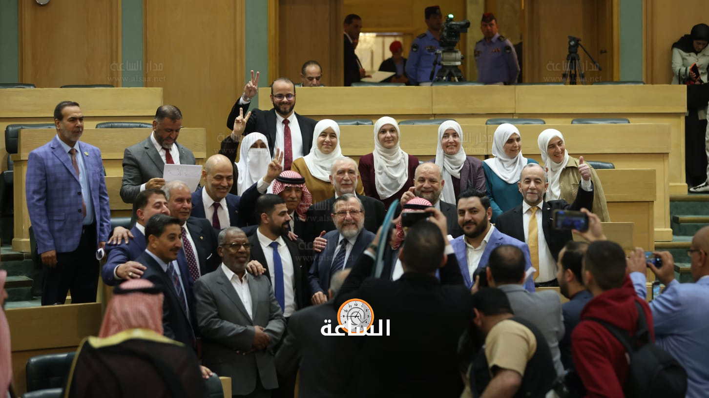 Madar Al-Saa Images 0.9102135409491605