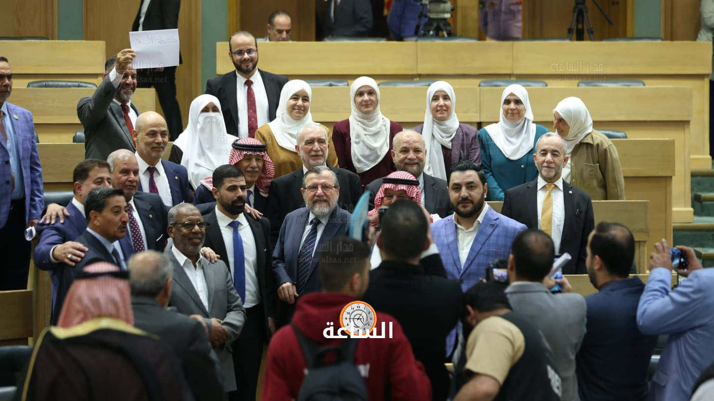 Madar Al-Saa Images 0.01725917355028117