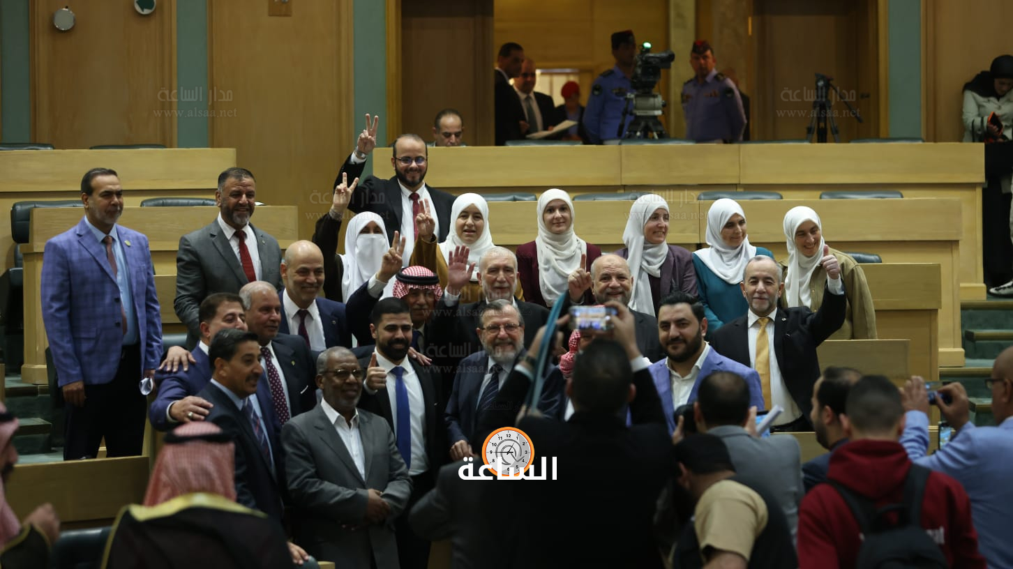 Madar Al-Saa Images 0.16940691616894354