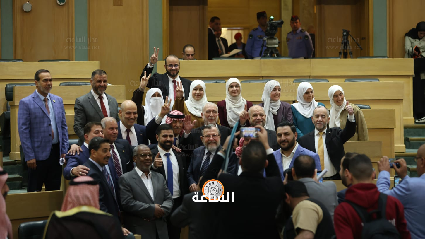 Madar Al-Saa Images 0.16026330963613344