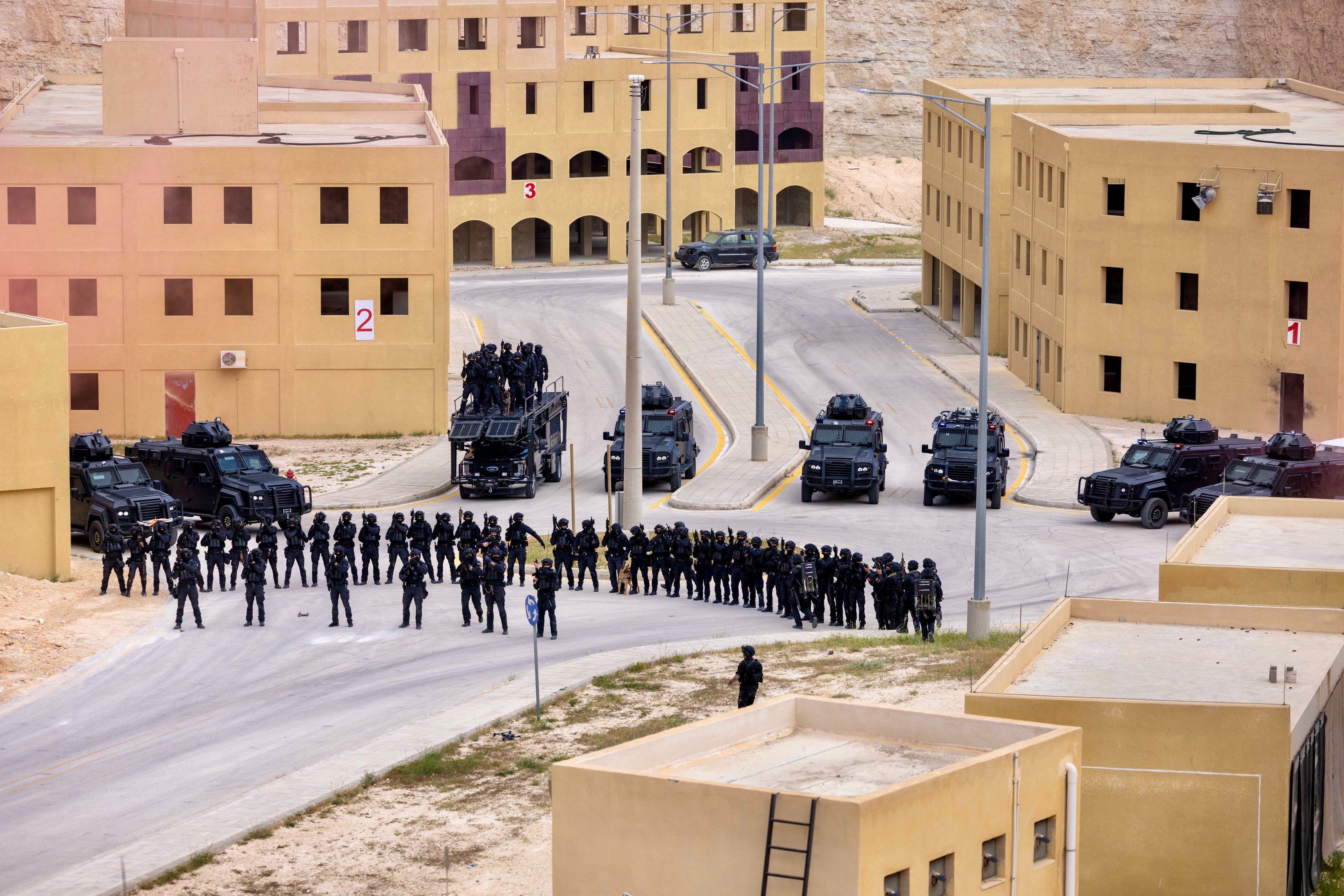 Madar Al-Saa Images 0.6376412986563053