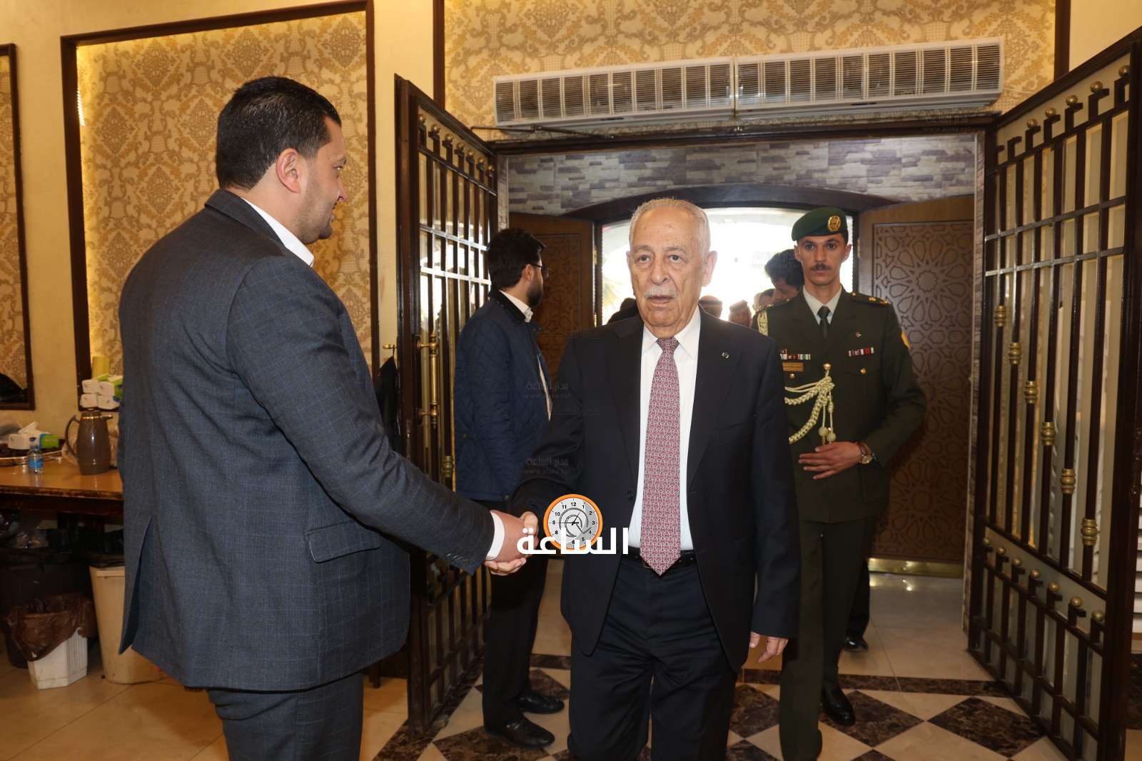 Madar Al-Saa Images 0.401095579495899