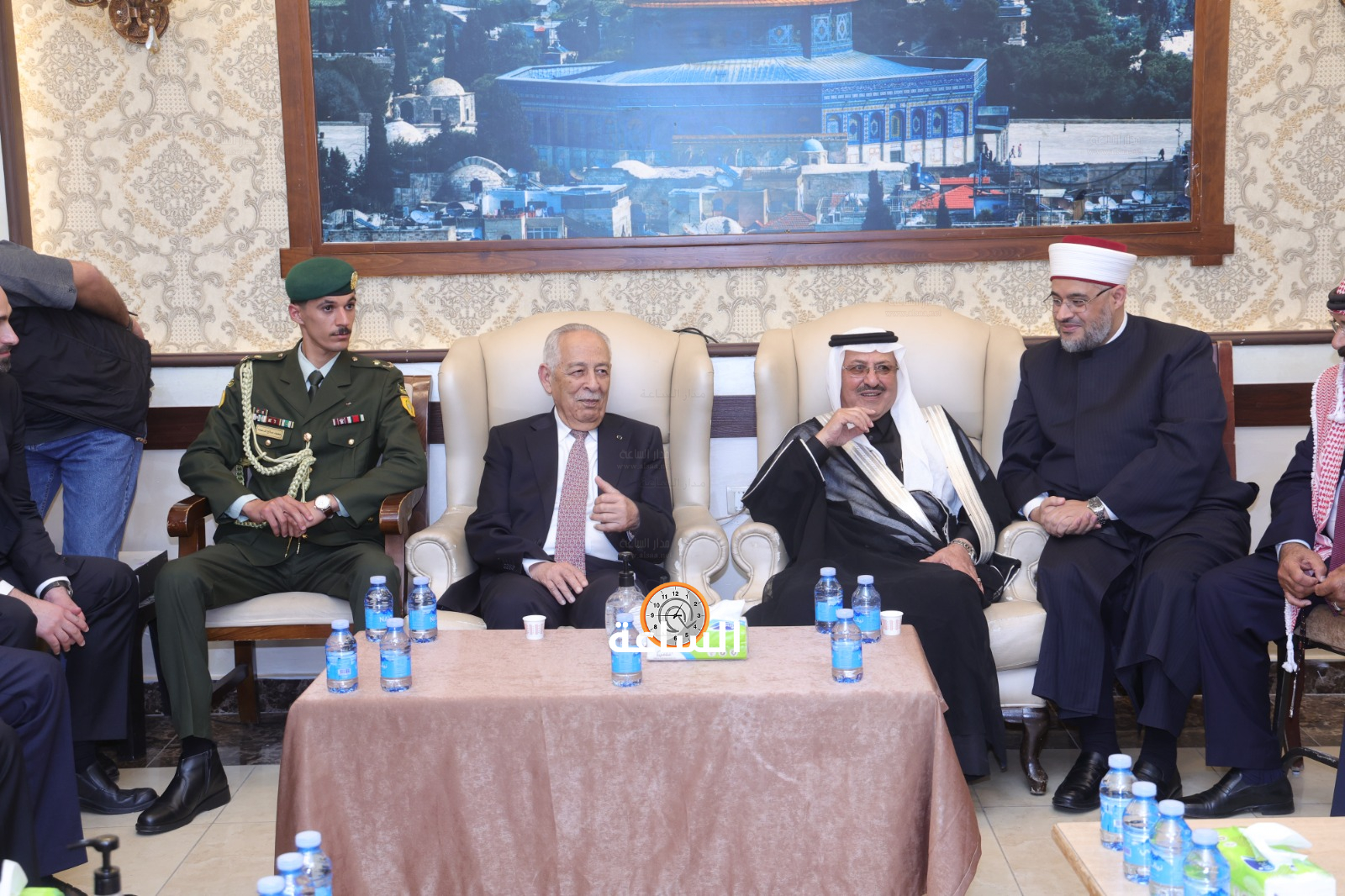 Madar Al-Saa Images 0.40722499742874196