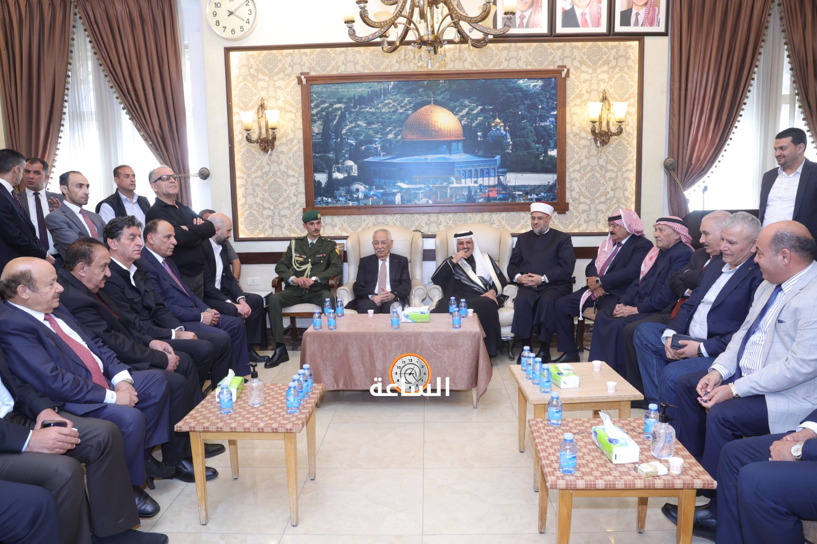 Madar Al-Saa Images 0.7687681348688014