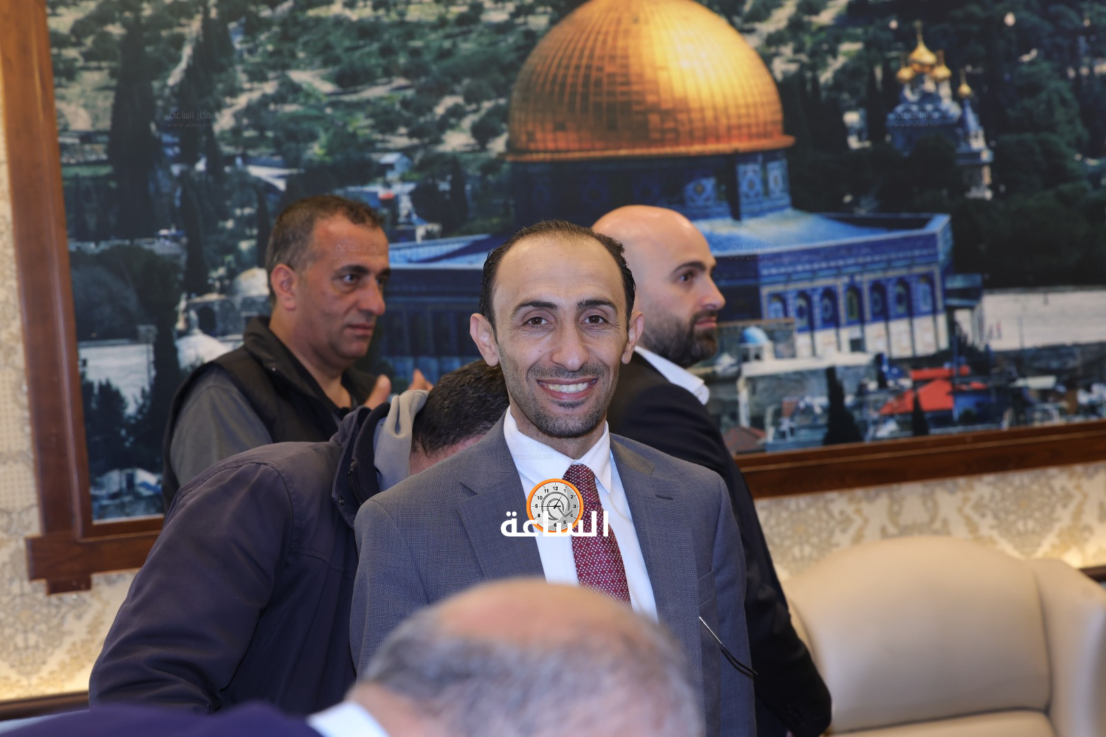 Madar Al-Saa Images 0.43136400058164537