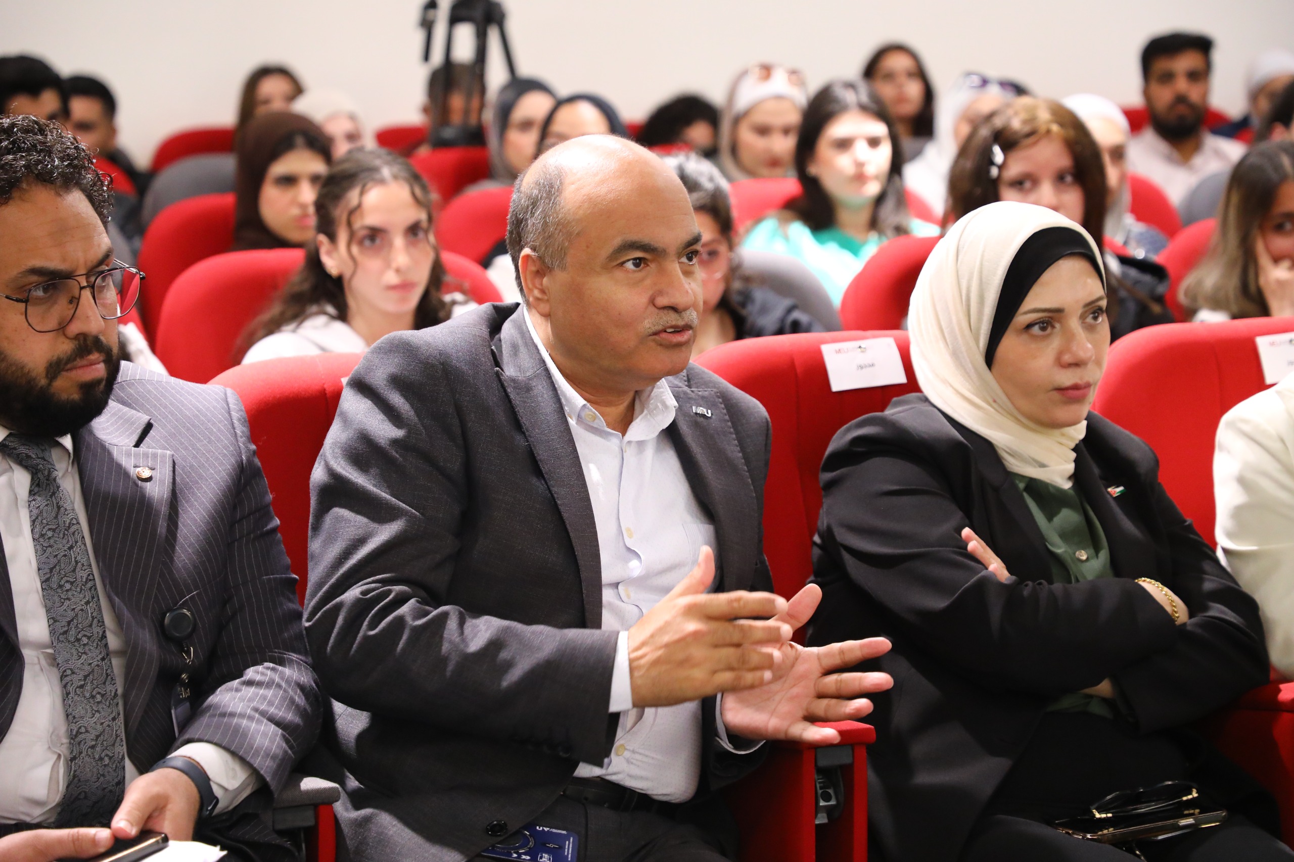 Madar Al-Saa Images 0.8279535187520706