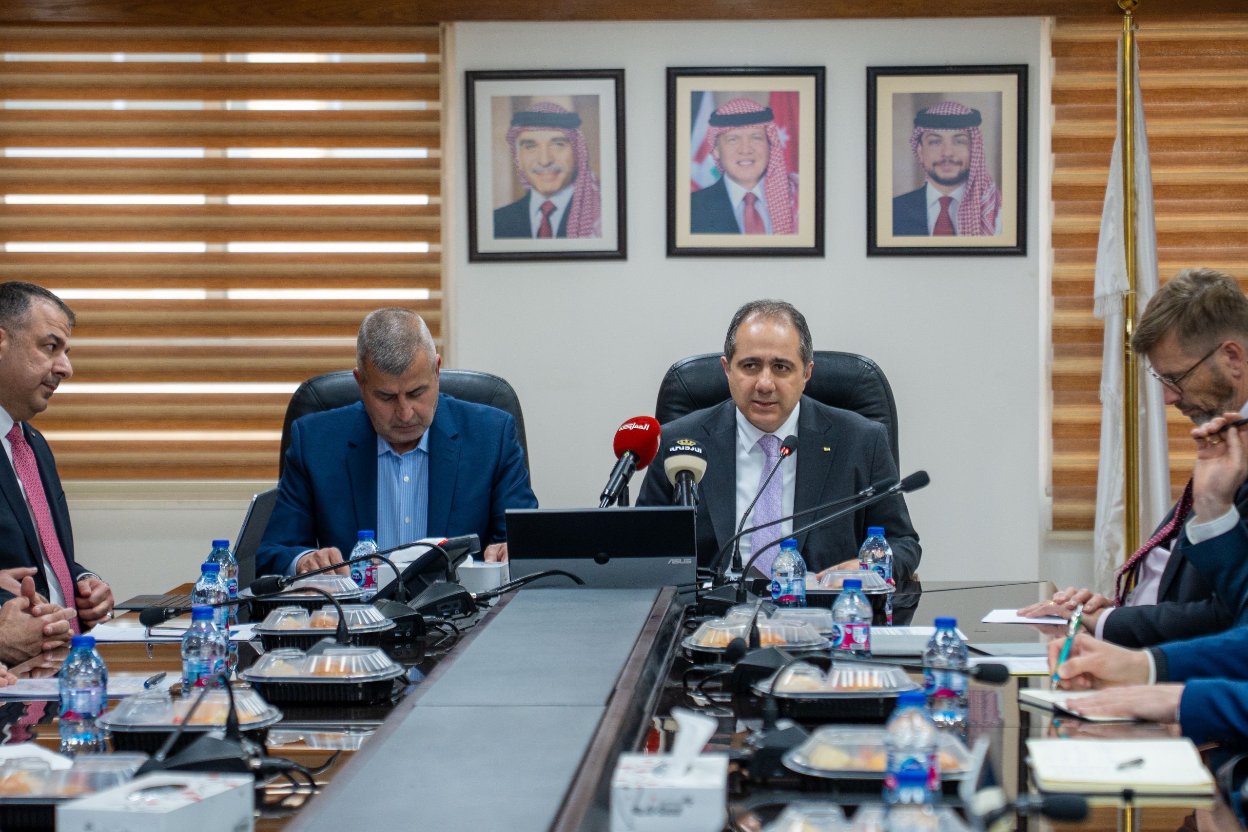 Madar Al-Saa Images 0.2356034415594671