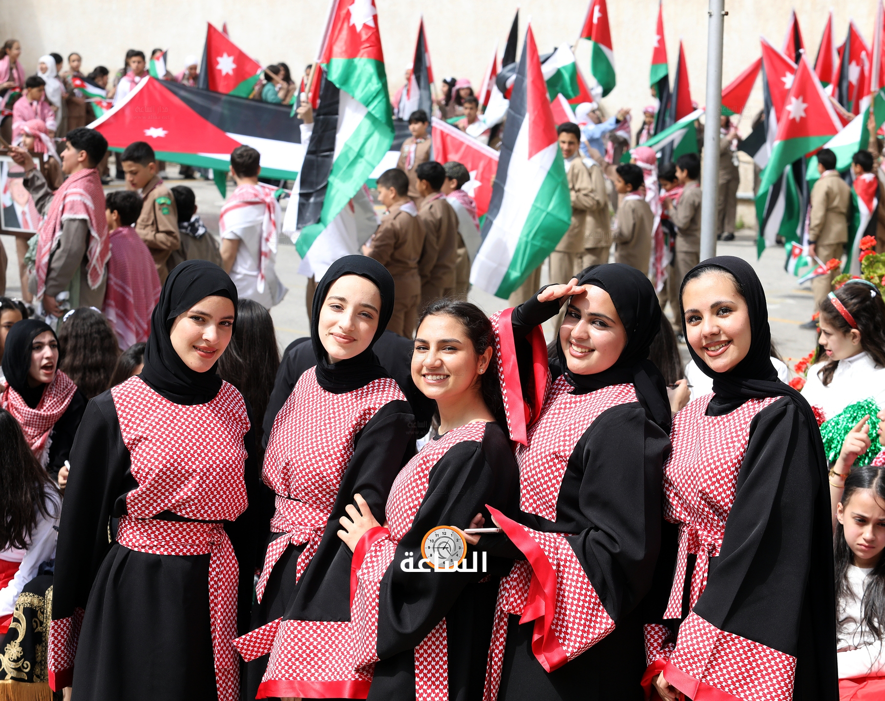 Madar Al-Saa Images 0.21187805408596072