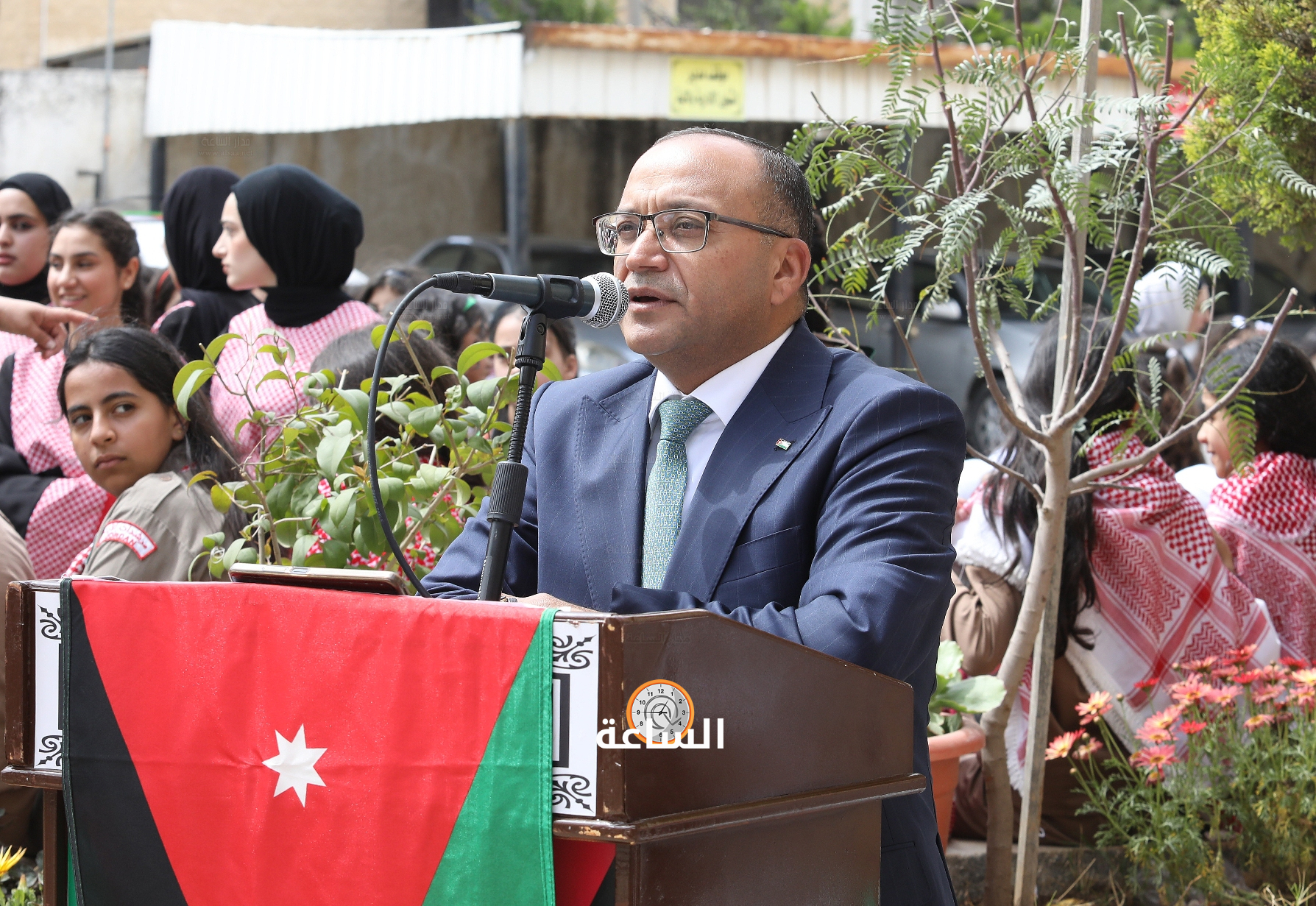 Madar Al-Saa Images 0.45069337710868584