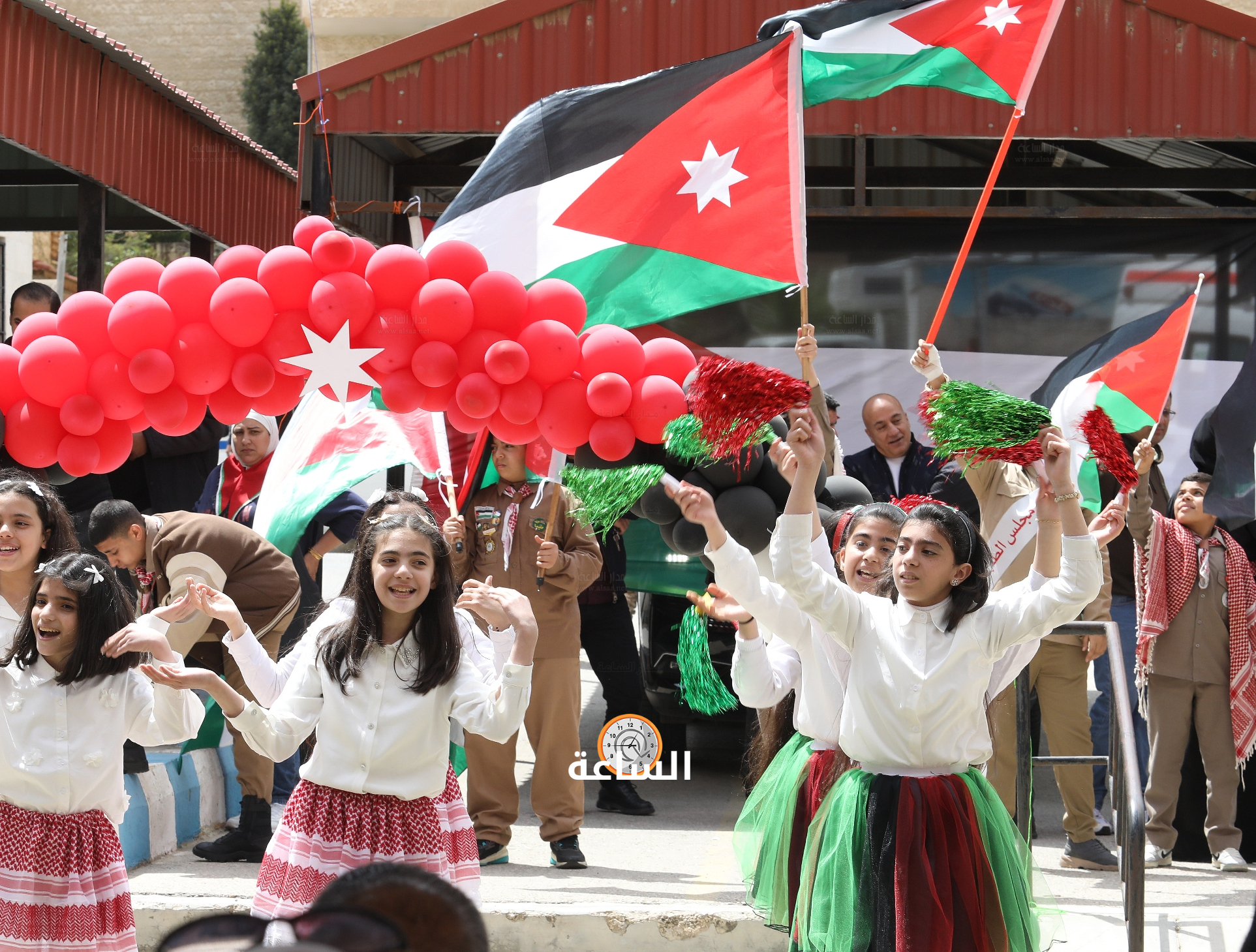 Madar Al-Saa Images 0.7323975886797918