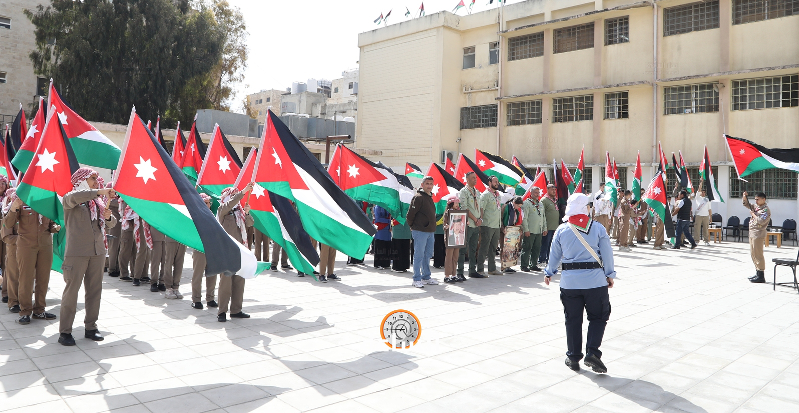 Madar Al-Saa Images 0.1256349610101165