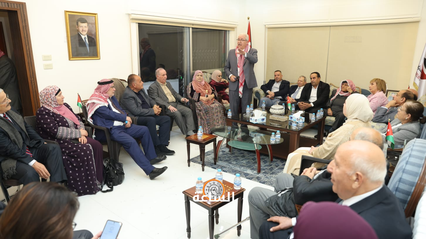 Madar Al-Saa Images 0.32162563495442875