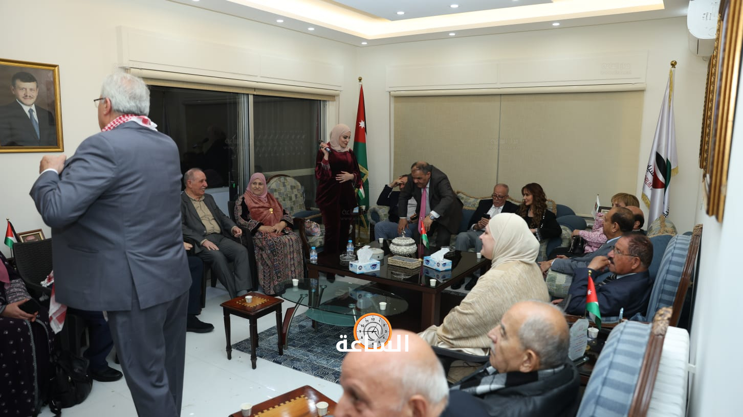 Madar Al-Saa Images 0.9160360397770004