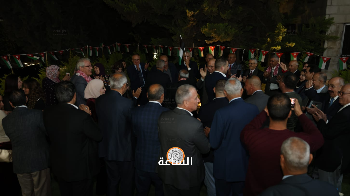 Madar Al-Saa Images 0.6152148778501351