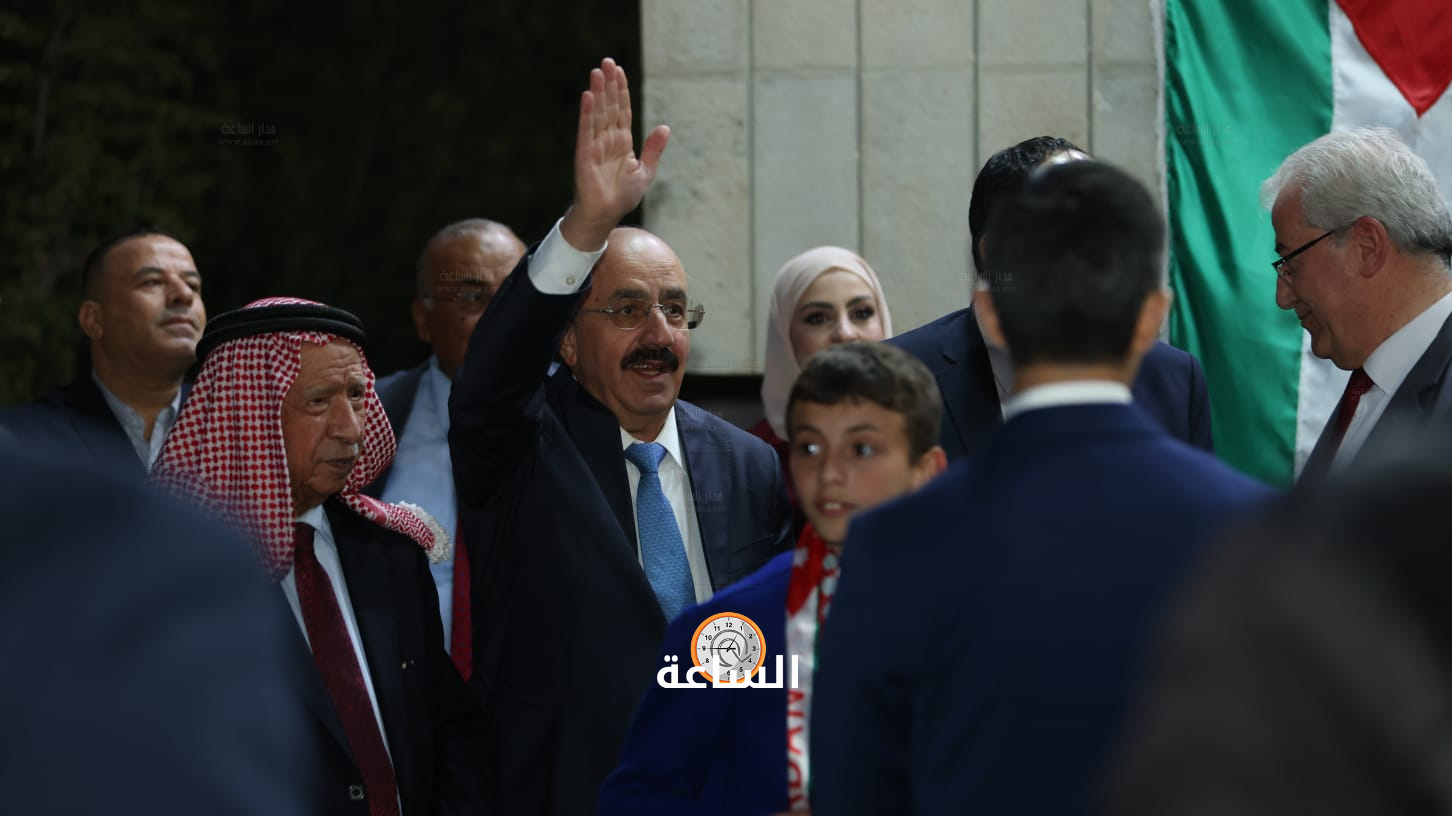 Madar Al-Saa Images 0.48348369403341496