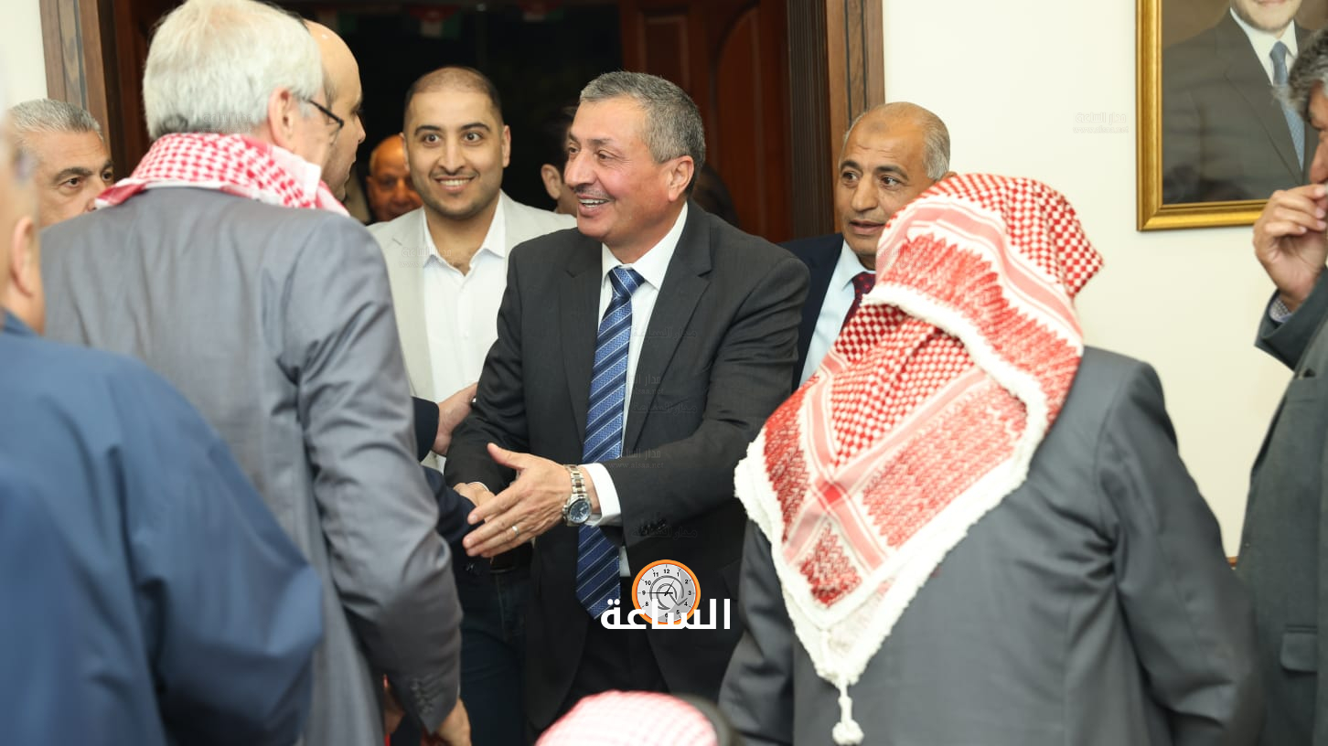 Madar Al-Saa Images 0.37877084527654004