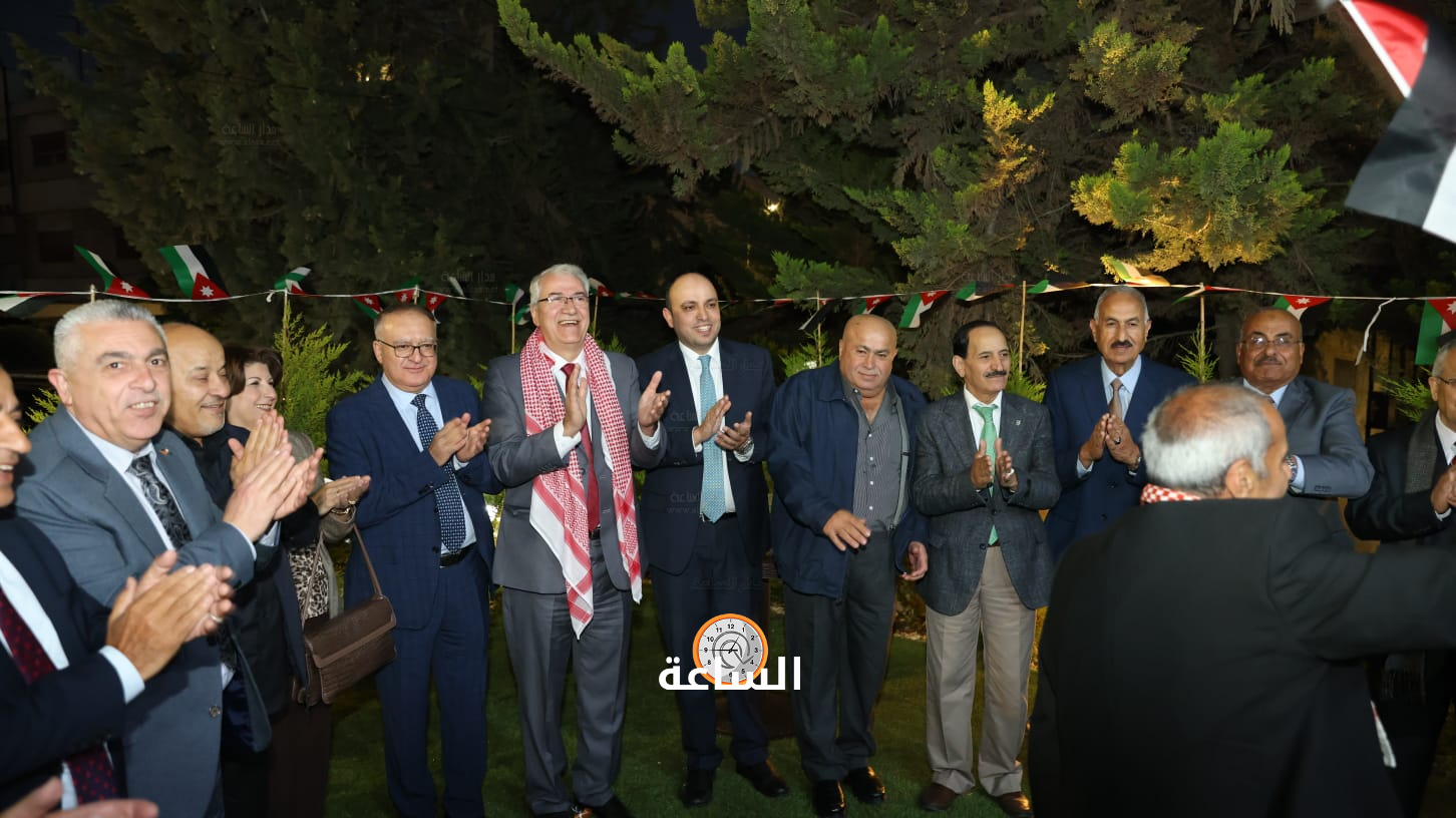 Madar Al-Saa Images 0.7069590496528501