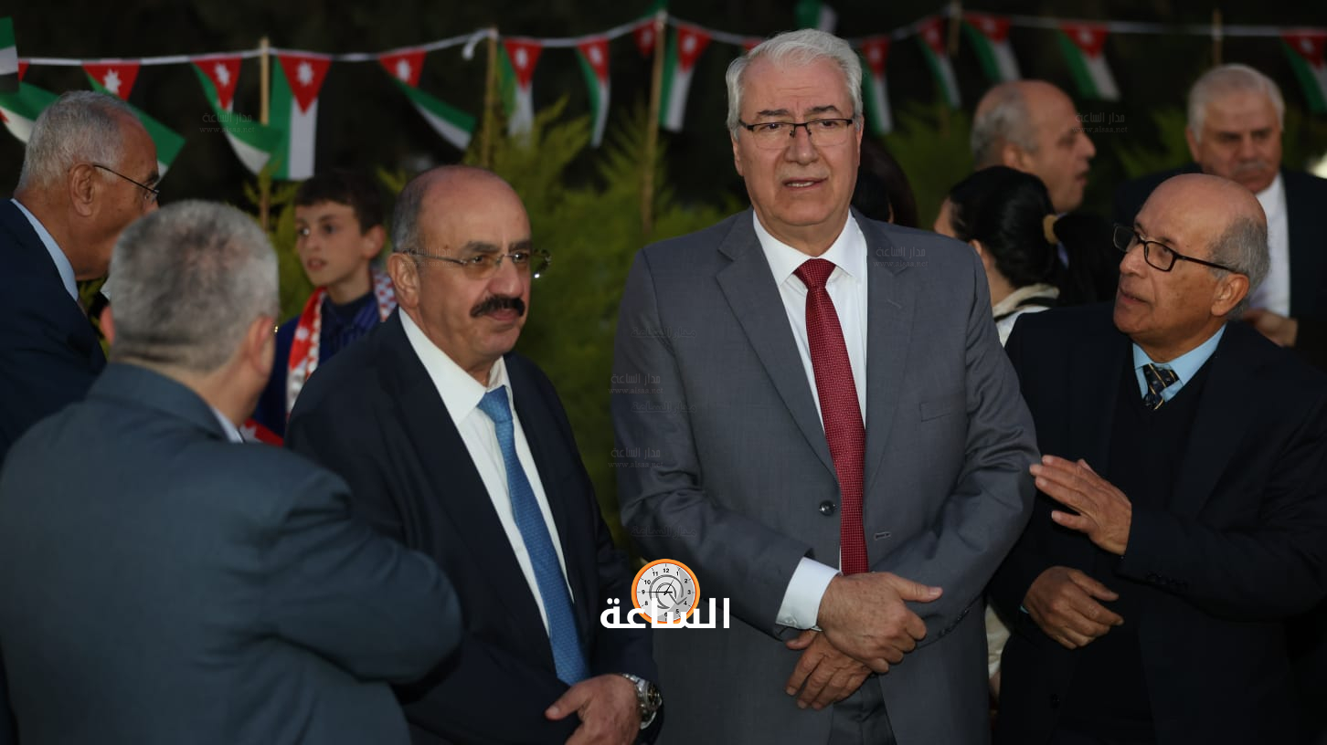 Madar Al-Saa Images 0.8170052152683654