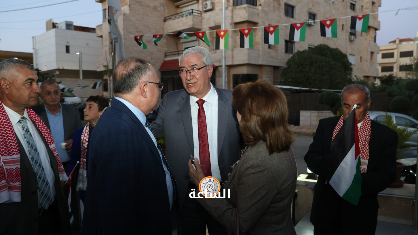 Madar Al-Saa Images 0.6568792442154905