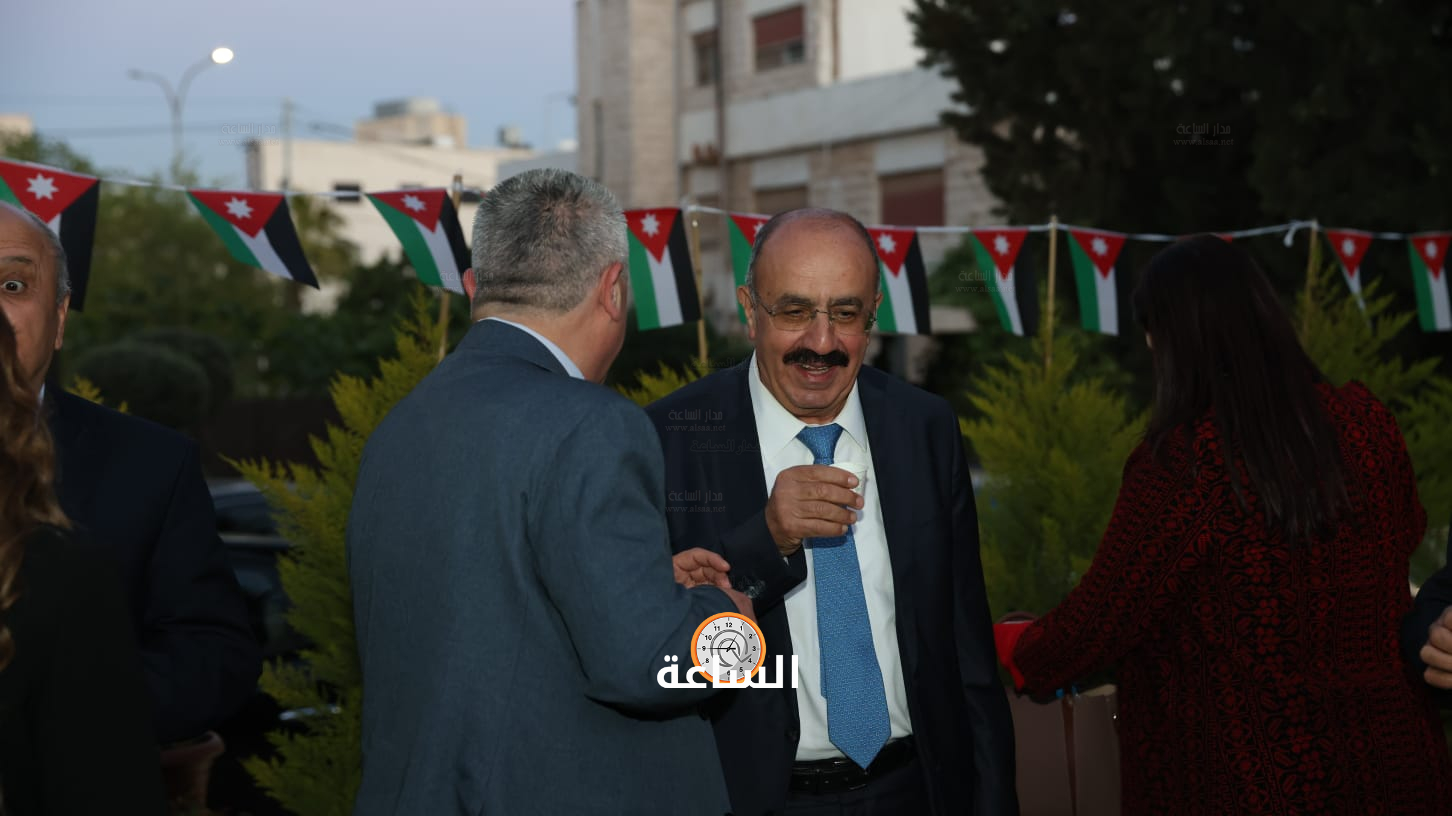 Madar Al-Saa Images 0.10246240842126964