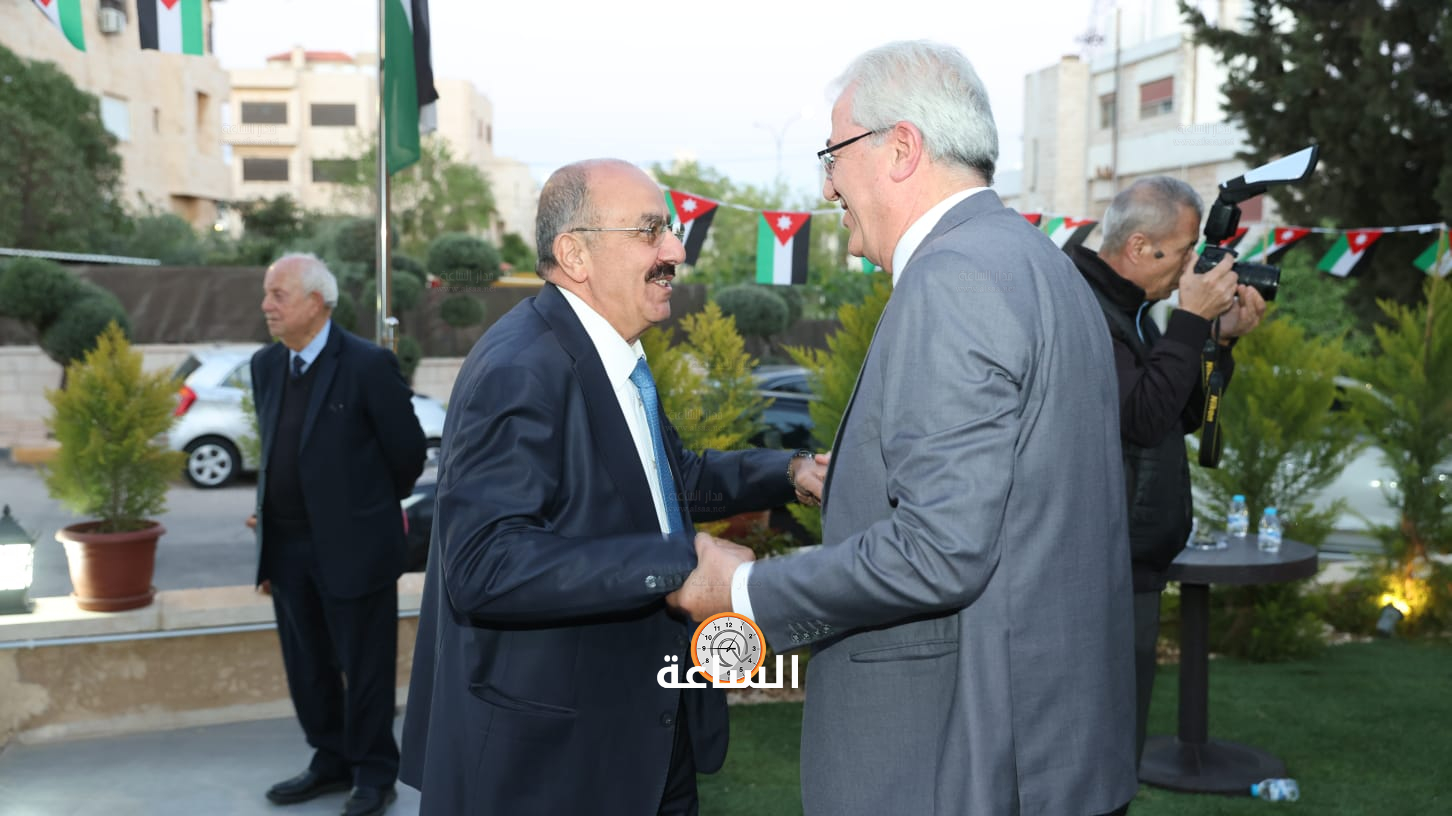 Madar Al-Saa Images 0.8917918890805464