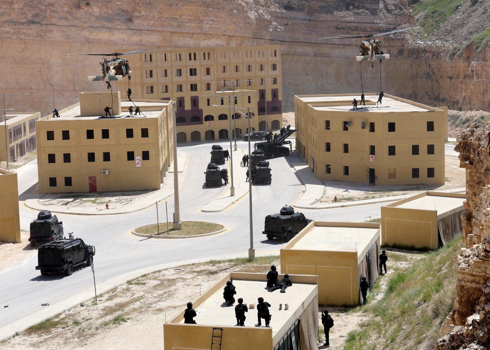 Madar Al-Saa Images 0.019582086481934158