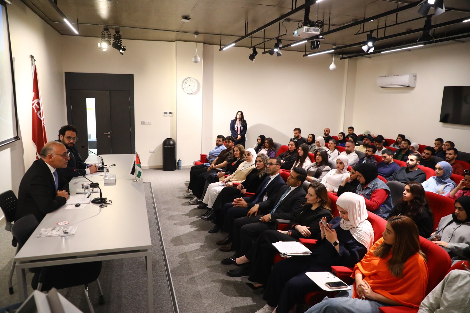 Madar Al-Saa Images 0.07361374750804628