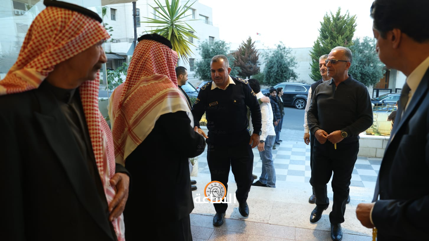 Madar Al-Saa Images 0.32972658184371684