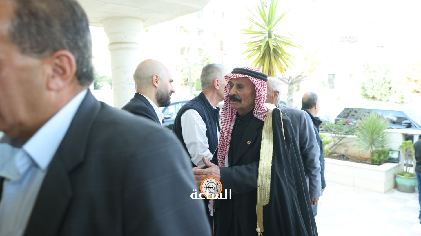 Madar Al-Saa Images 0.3568117711306735