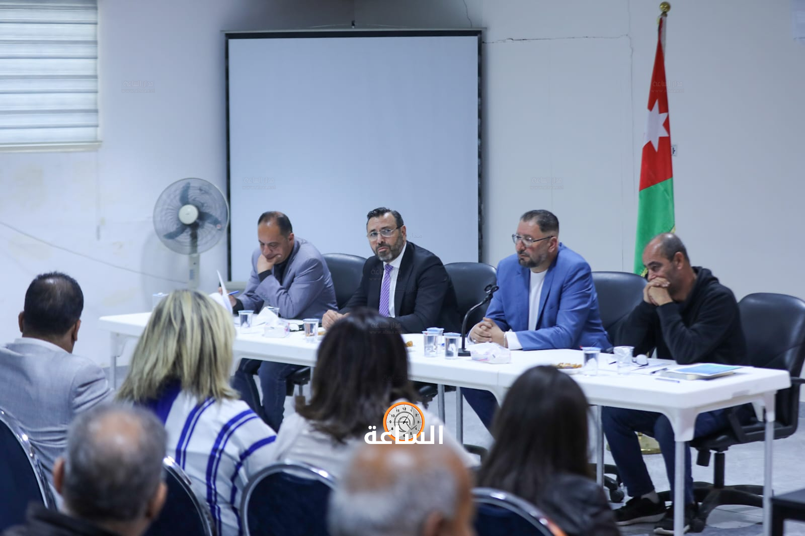 Madar Al-Saa Images 0.04362703128673007