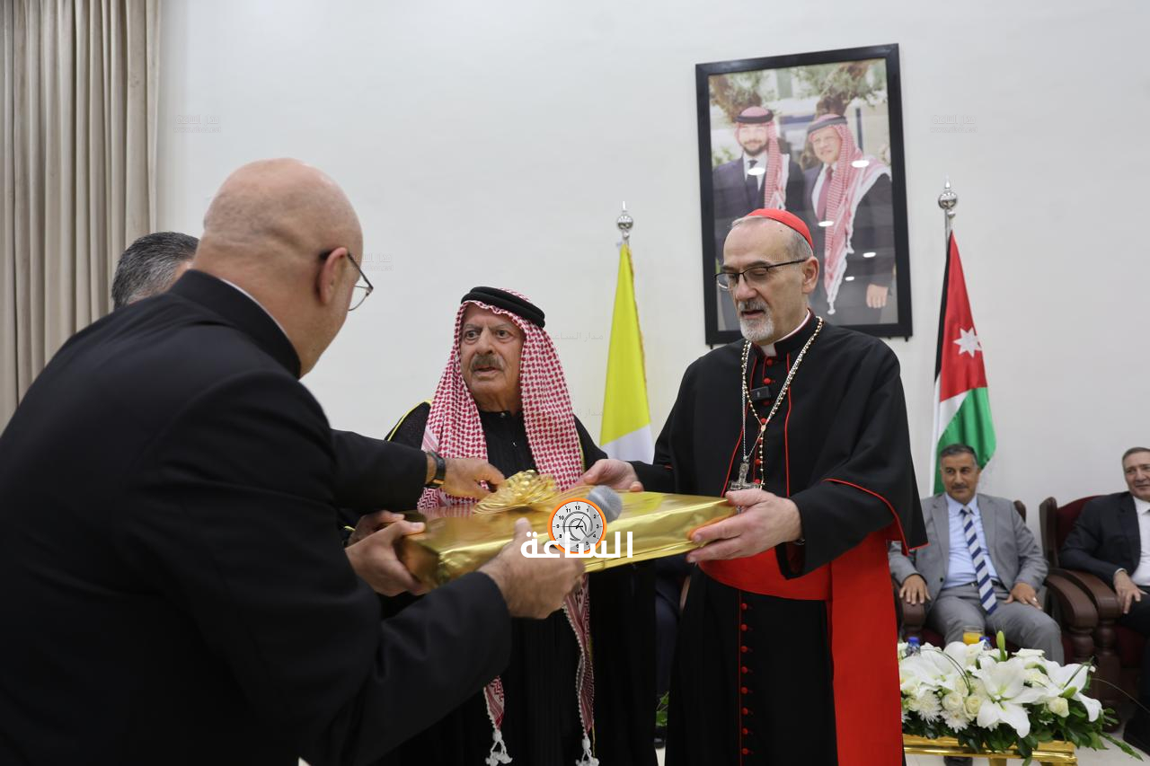 Madar Al-Saa Images 0.33882611620566316