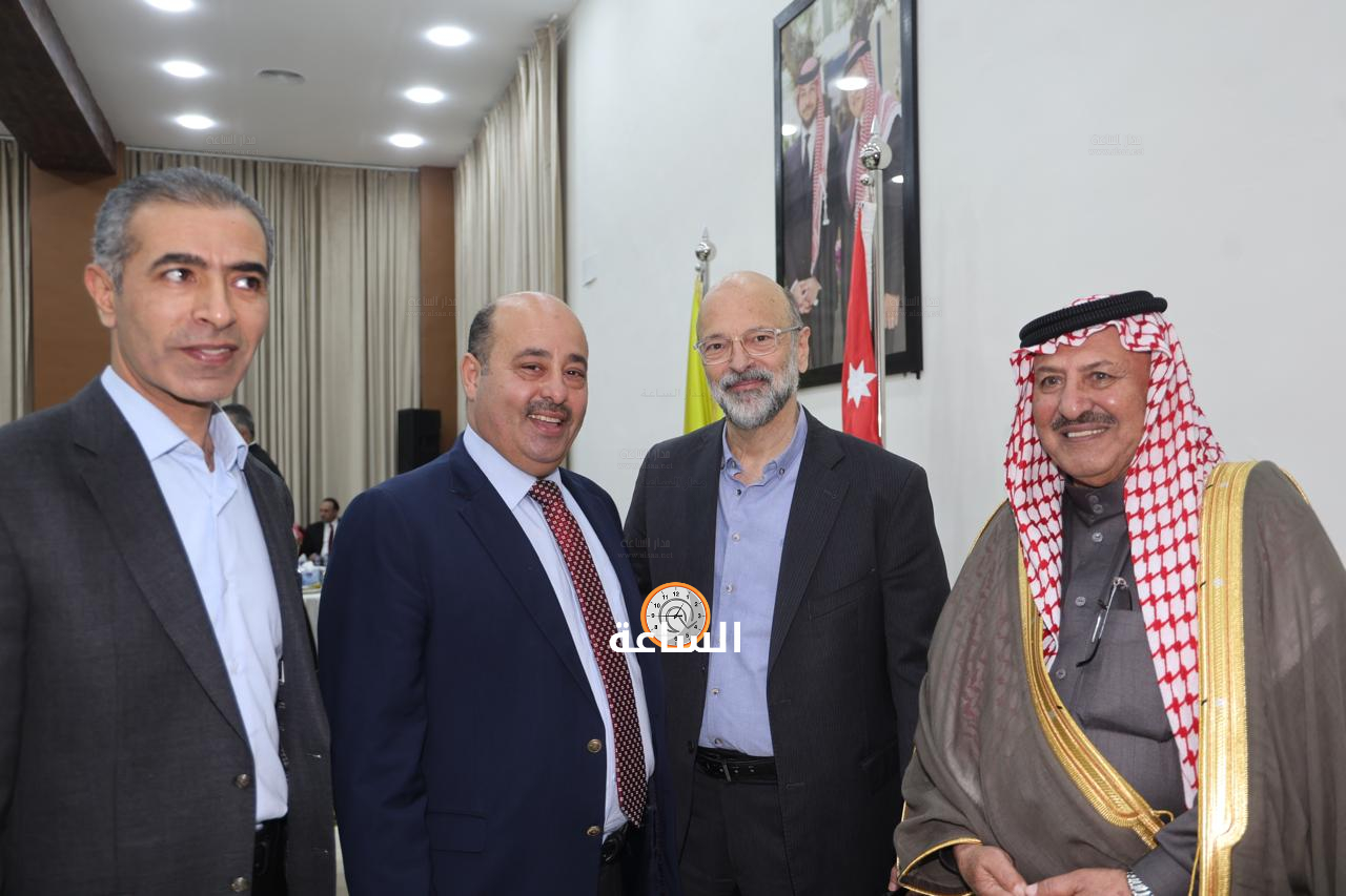 Madar Al-Saa Images 0.9825018803219395