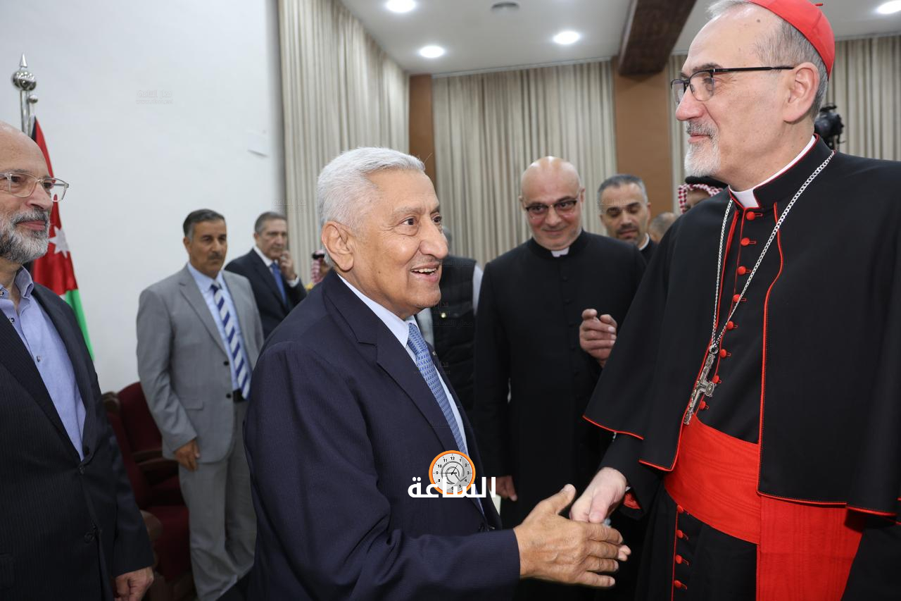 Madar Al-Saa Images 0.2059435622846485