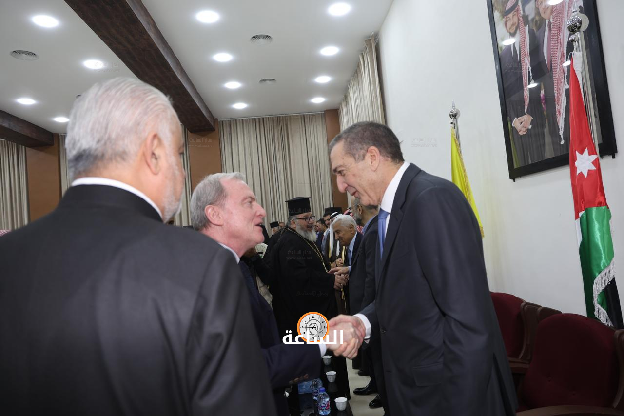 Madar Al-Saa Images 0.378383564028678