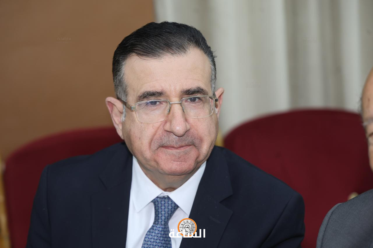 Madar Al-Saa Images 0.9141122108049321