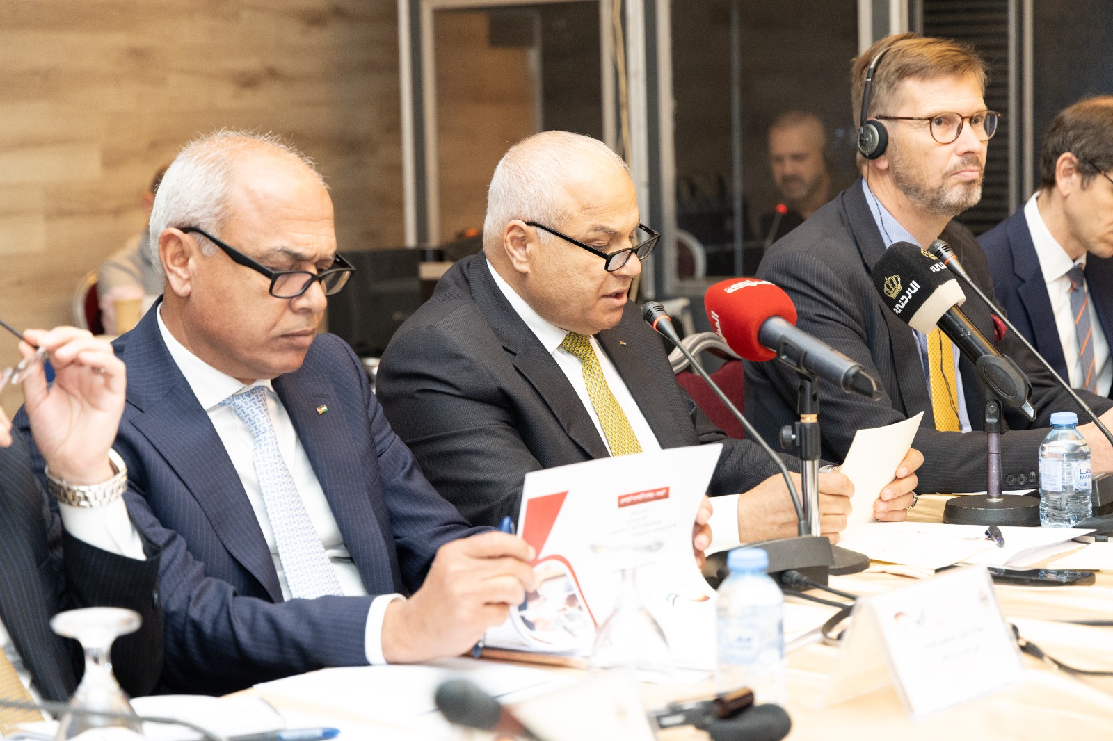 Madar Al-Saa Images 0.35727057266426887