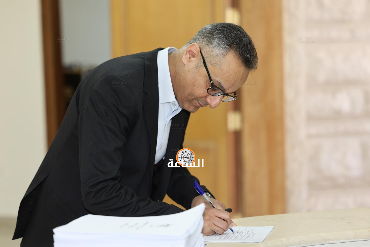 Madar Al-Saa Images 0.4271397838564617