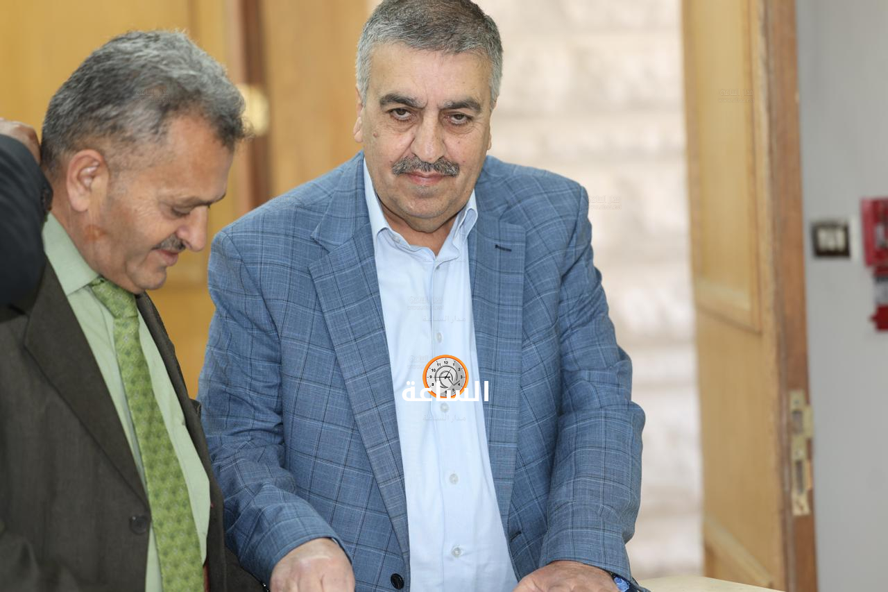 Madar Al-Saa Images 0.45947551890373506