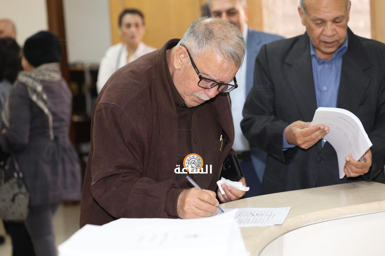 Madar Al-Saa Images 0.8191122947623697