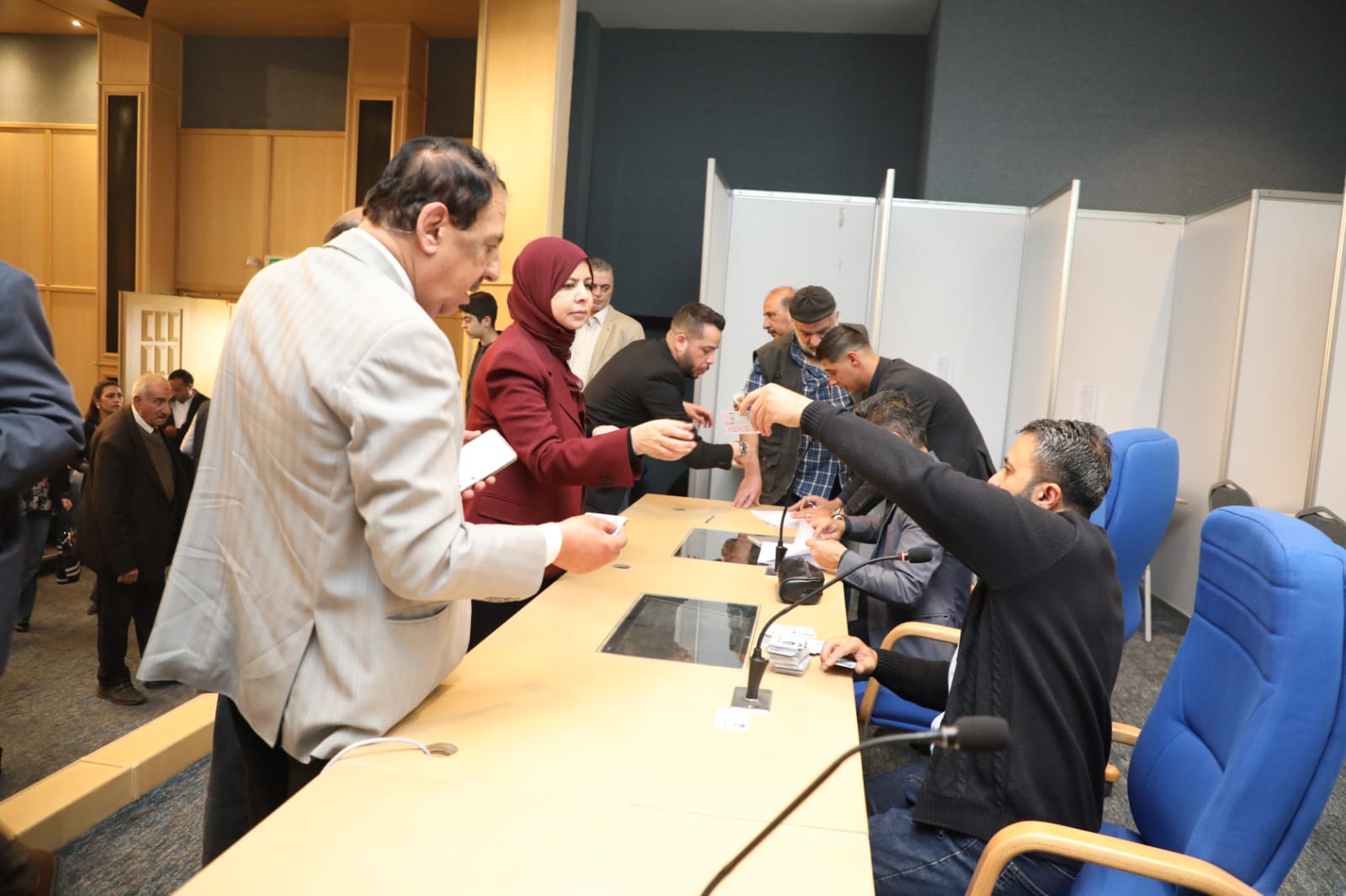 Madar Al-Saa Images 0.6569613037181774