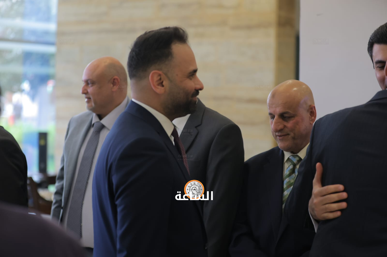 Madar Al-Saa Images 0.6347530257409018