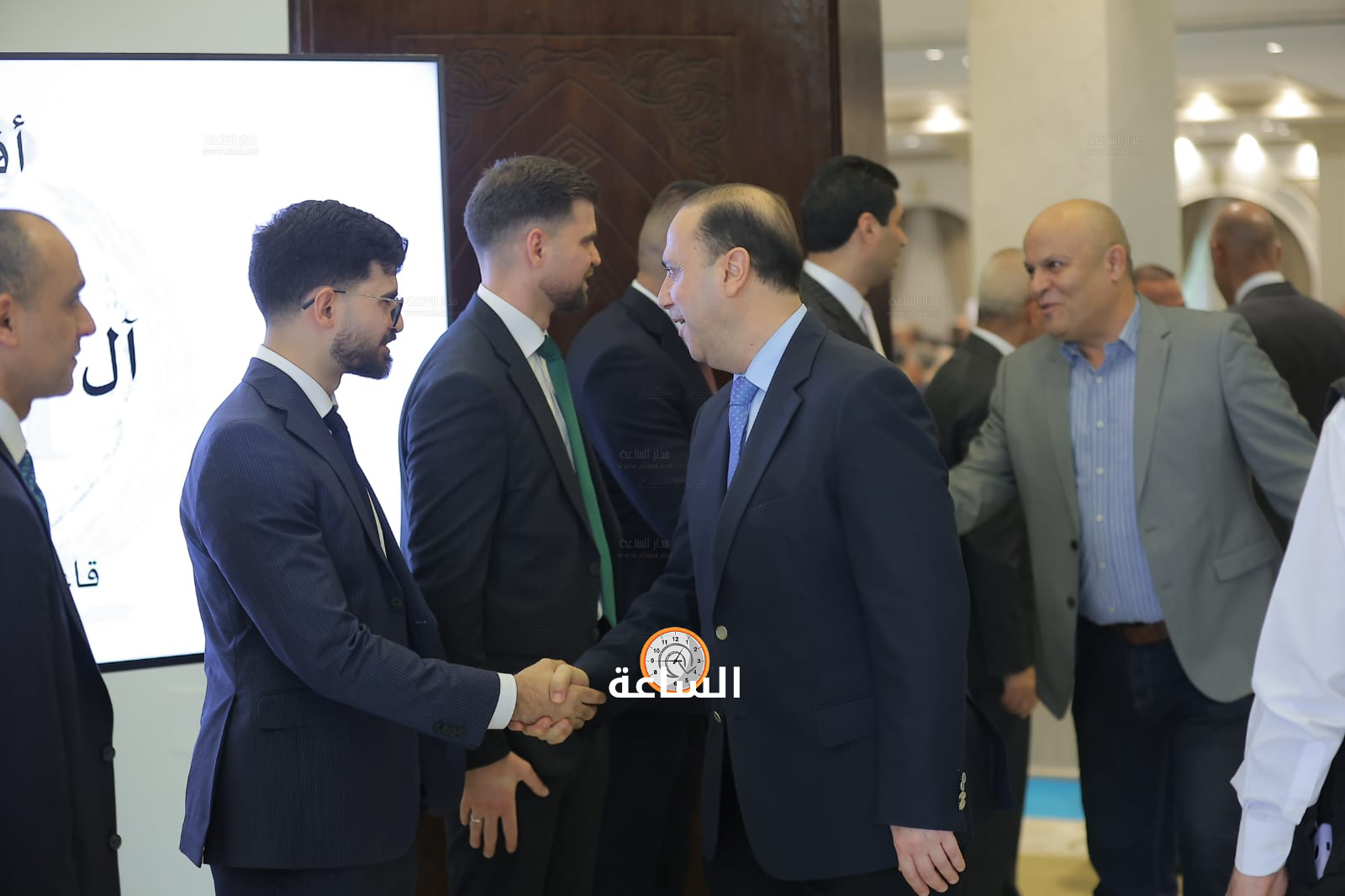 Madar Al-Saa Images 0.4245226393610497