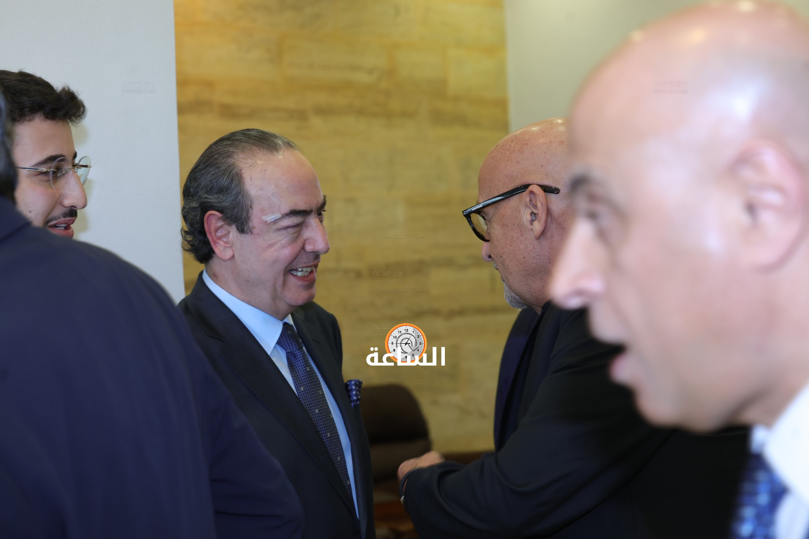 Madar Al-Saa Images 0.330052011230192