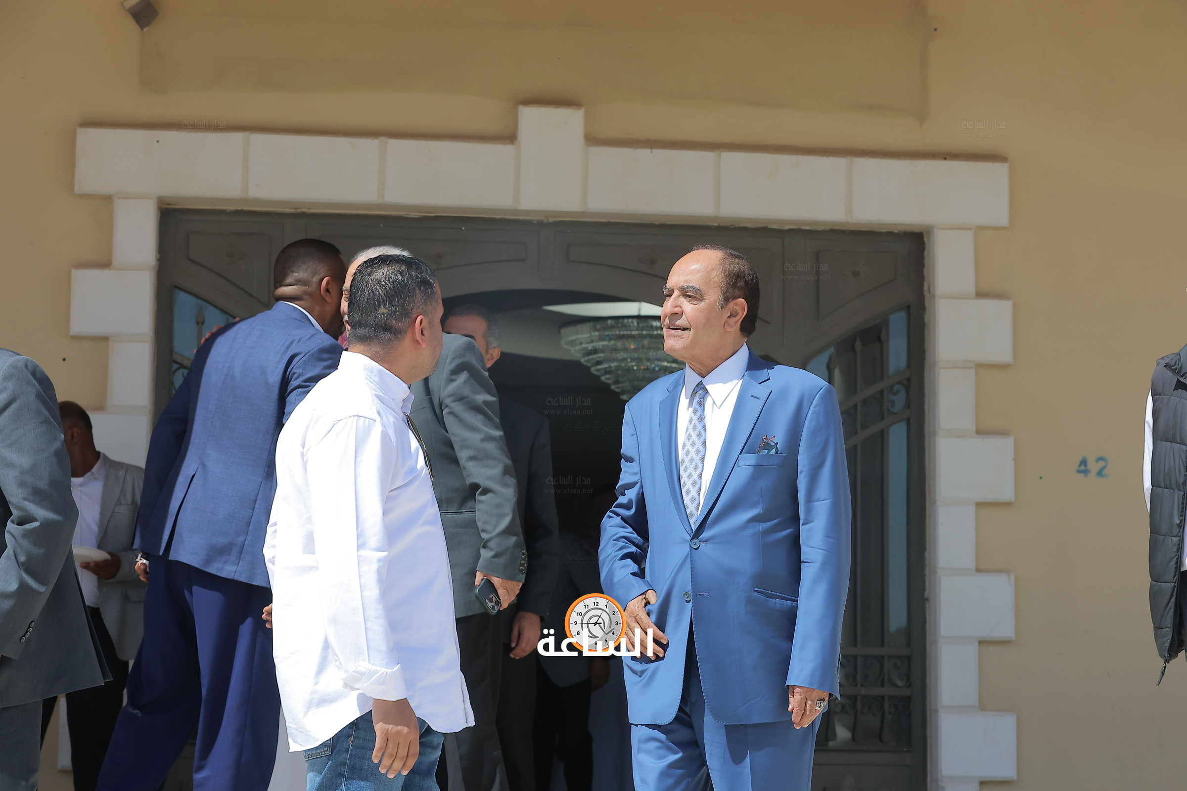 Madar Al-Saa Images 0.8170048562209165