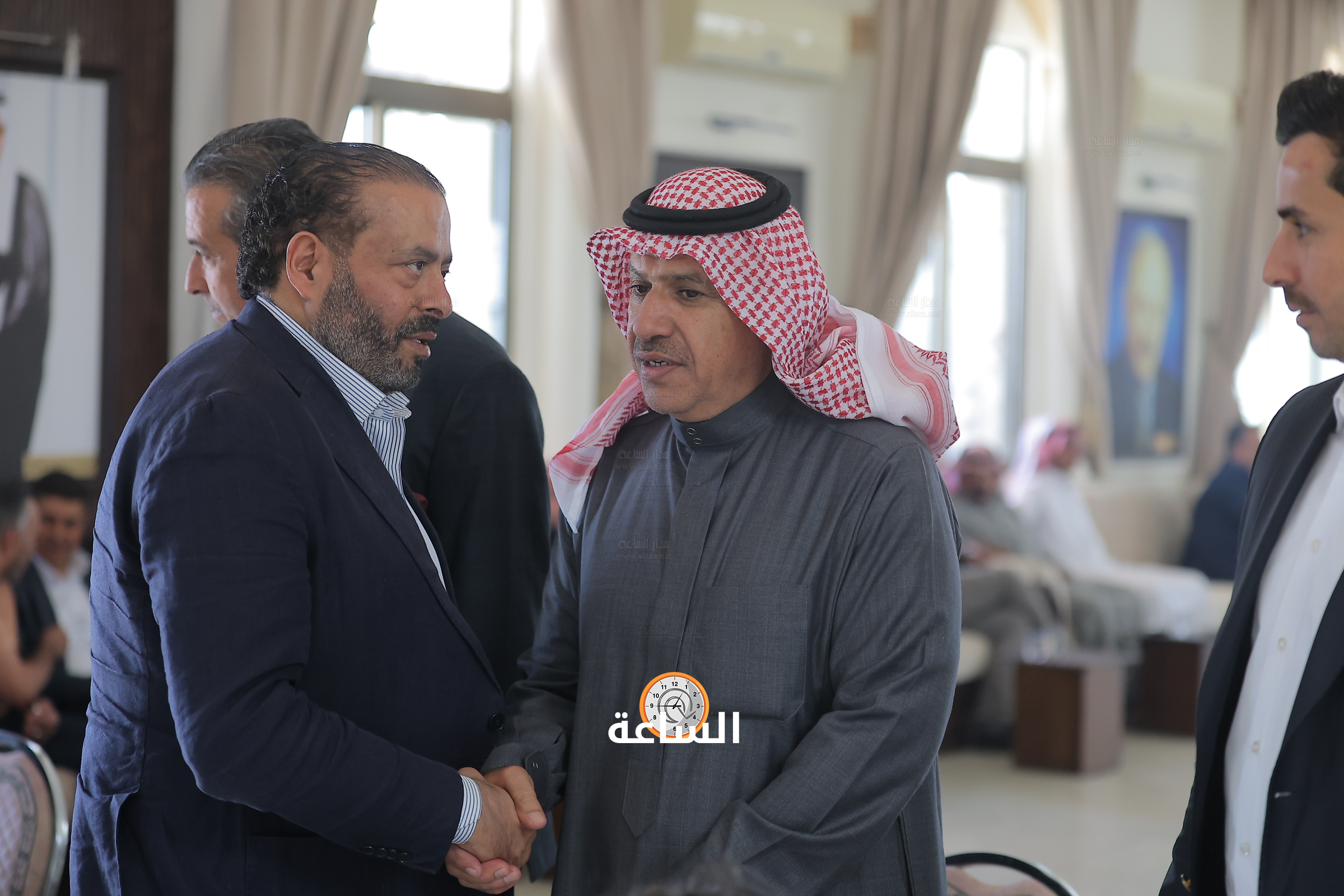 Madar Al-Saa Images 0.8505062082461269